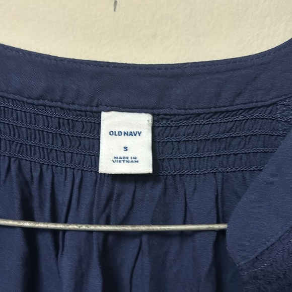 Old Navy navy blue V neck pullover blouse new with tags  attached size smalll - Picture 2 of 6